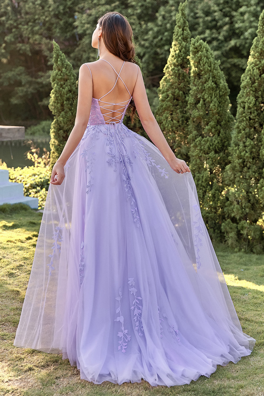 Abito da ballo lungo lavanda in tulle con pizzo floreale