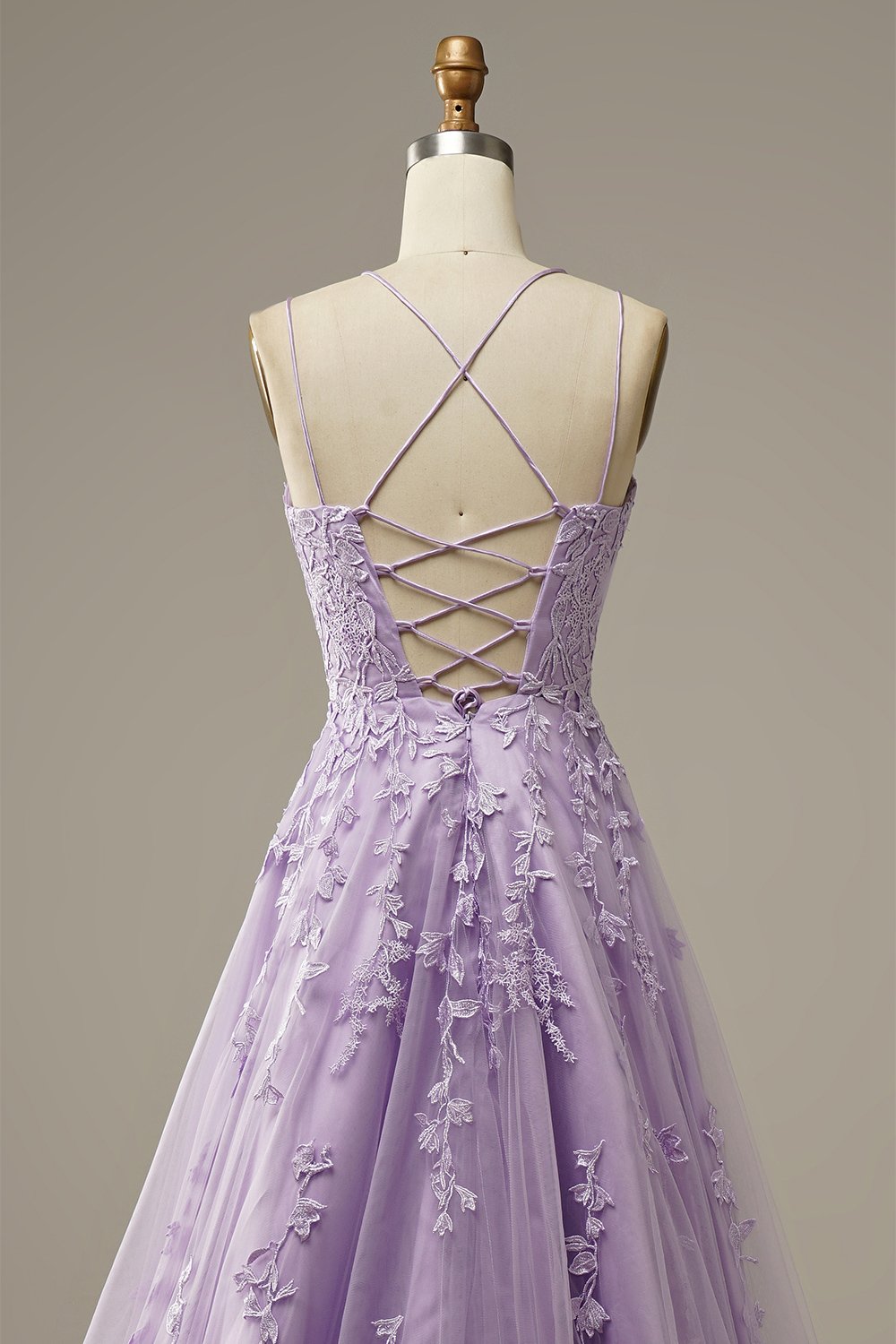 Abito da ballo lungo lavanda in tulle con pizzo floreale