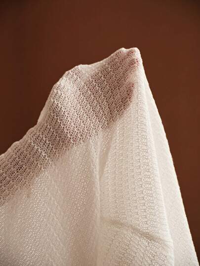 Copricostume bianco con scollo a V e guscio decorativo