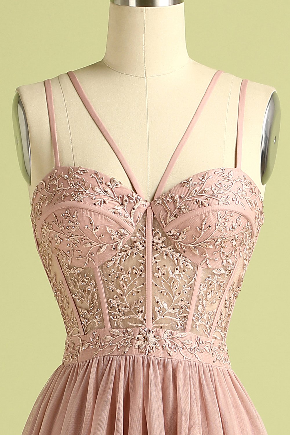 Abito da ballo lungo rosa con ricami e spalline incrociate
