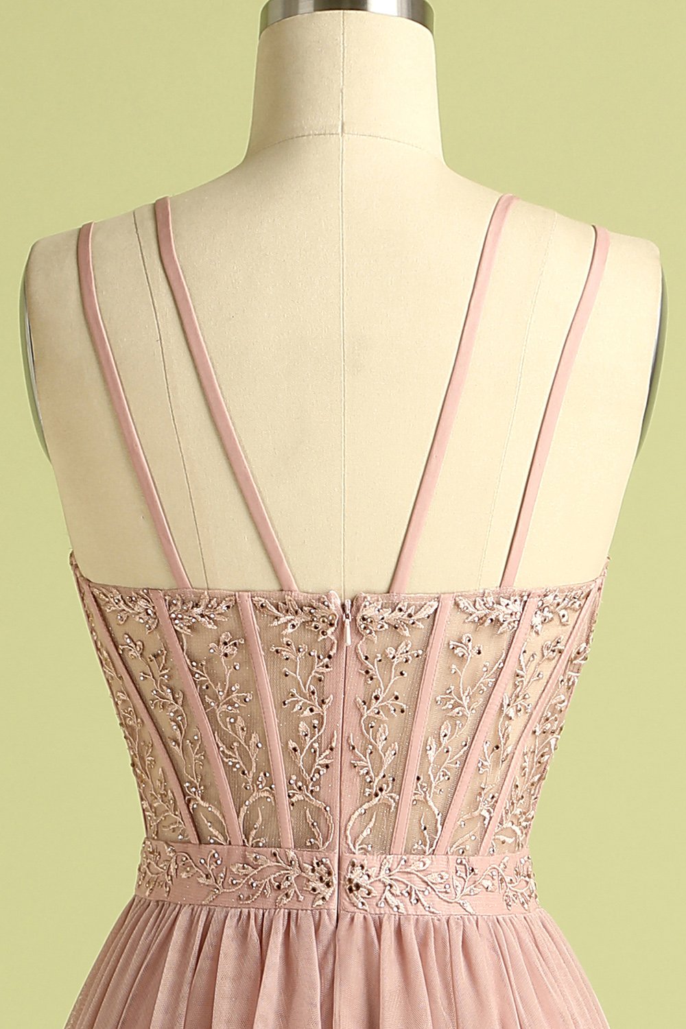 Abito da ballo lungo rosa con ricami e spalline incrociate