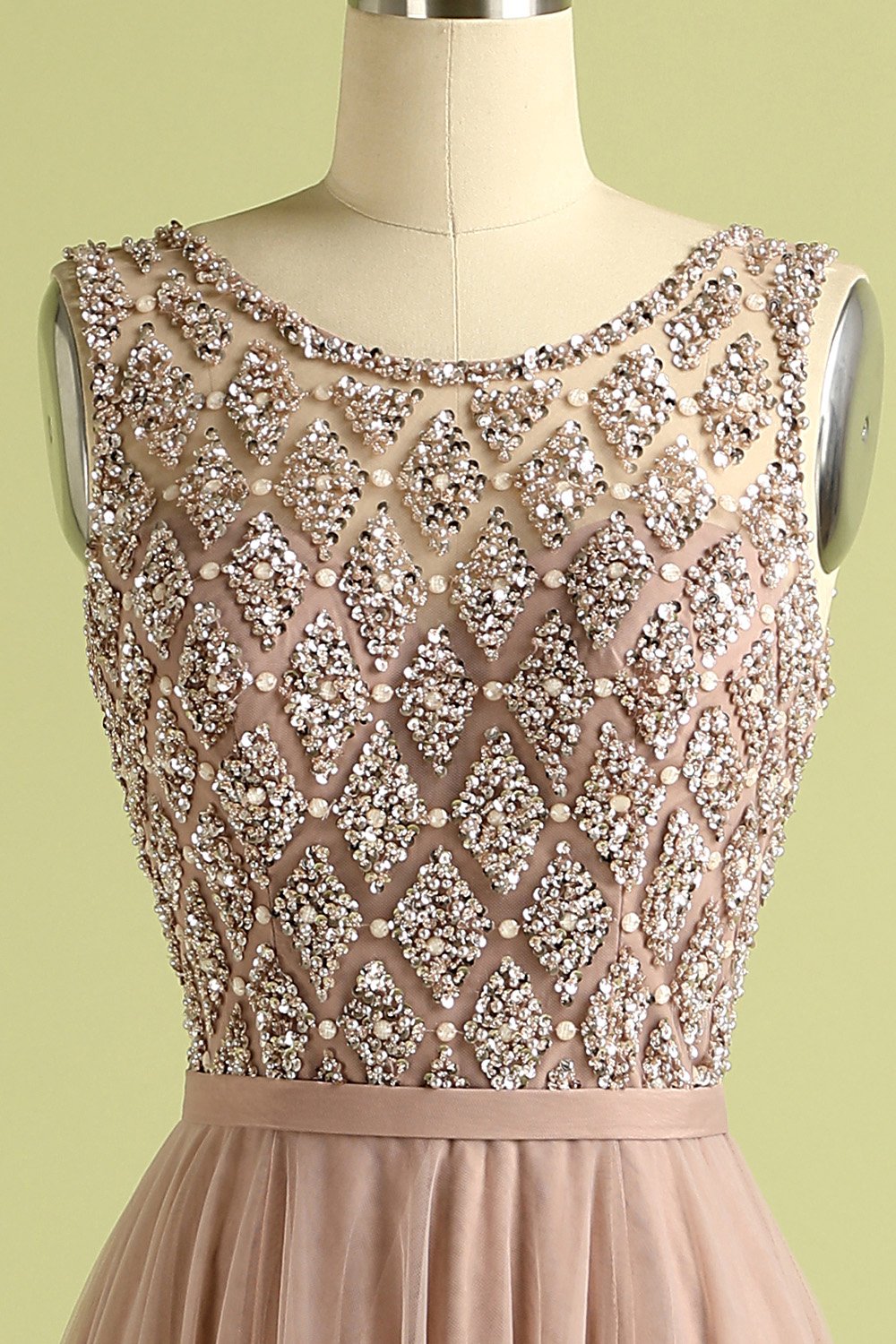 Abito lungo in tulle rosa cipria con cristalli