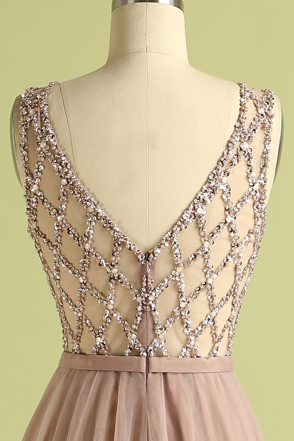 Abito lungo in tulle rosa cipria con cristalli