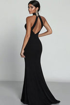 Abito lungo nero halter con scollo a goccia e spacco