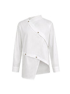 Camicia bianca asimmetrica con bottoni e maniche lunghe