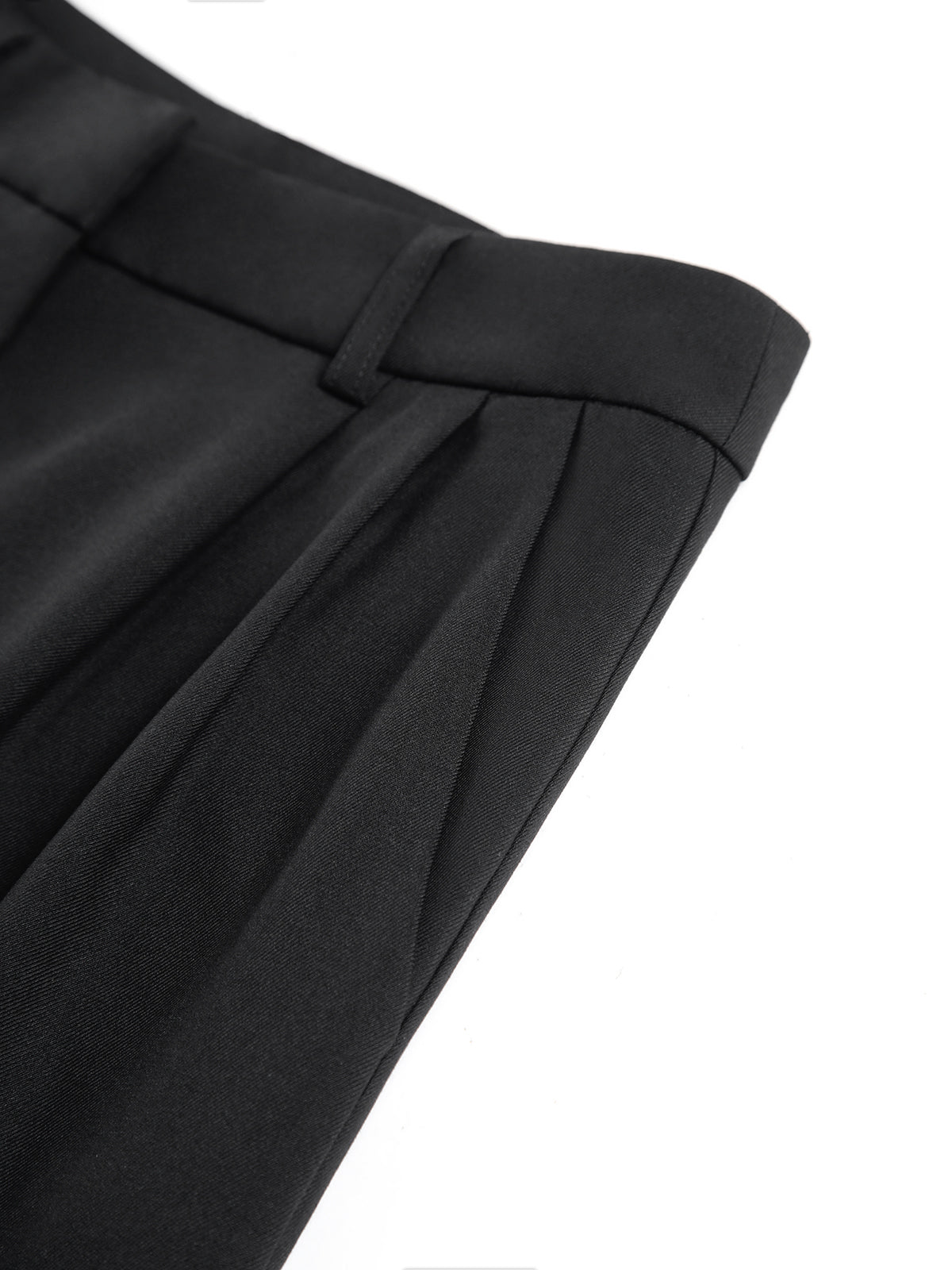 Pantaloni bianchi a gamba larga con pieghe frontali