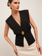 Gilet nero senza maniche con scollo a V e bottone