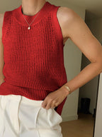 Top beige senza maniche in maglia traforata