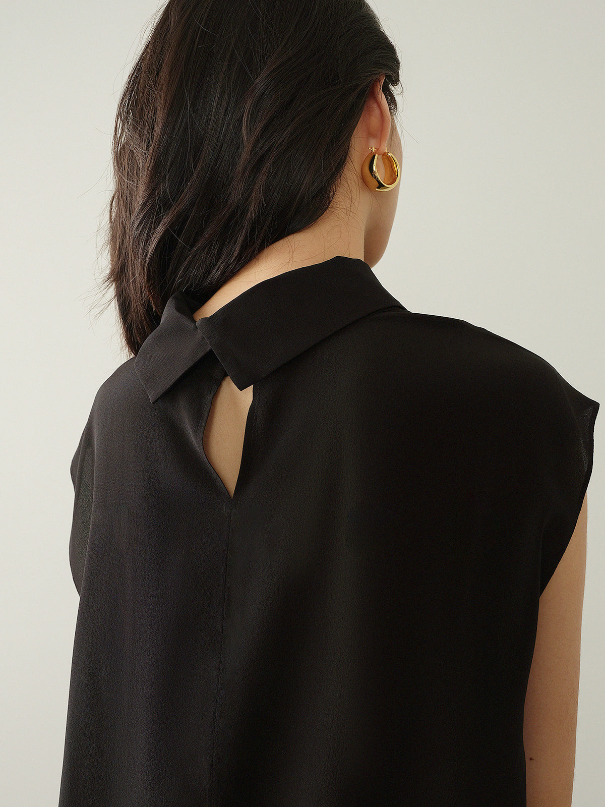 Top nero maniche corte con collo alto