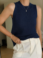 Top beige senza maniche in maglia traforata