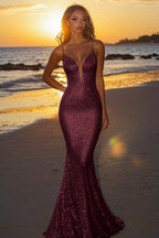 Abito da sera lungo argento con paillettes e scollo a V