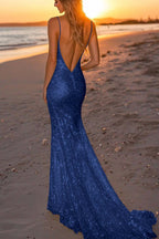 Abito da sera lungo argento con paillettes e scollo a V