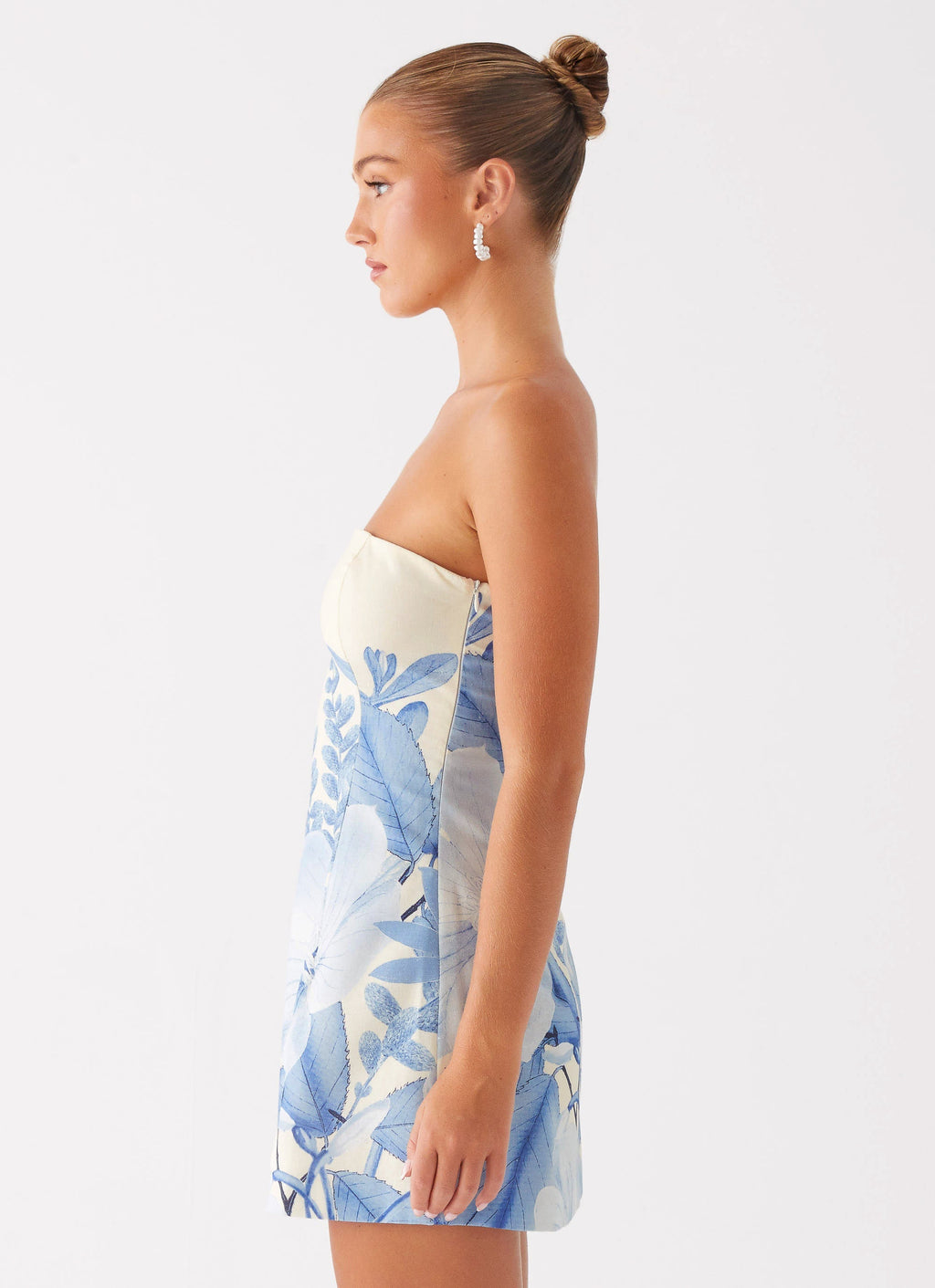 Abito corto strapless con stampa floreale blu