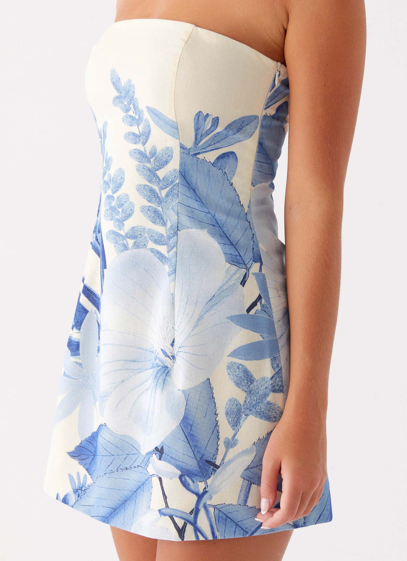 Abito corto strapless con stampa floreale blu