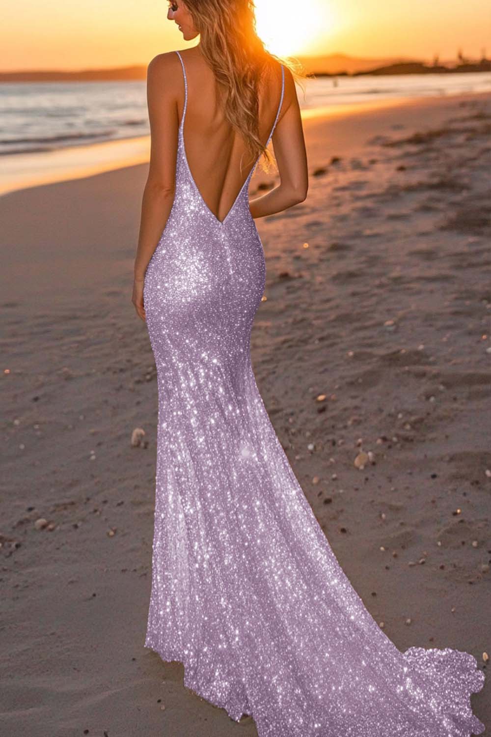 Abito da sera lungo argento con paillettes e scollo a V