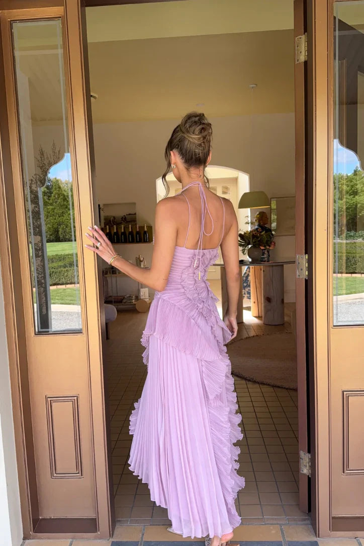 Abito lungo viola con volant e scollo halter
