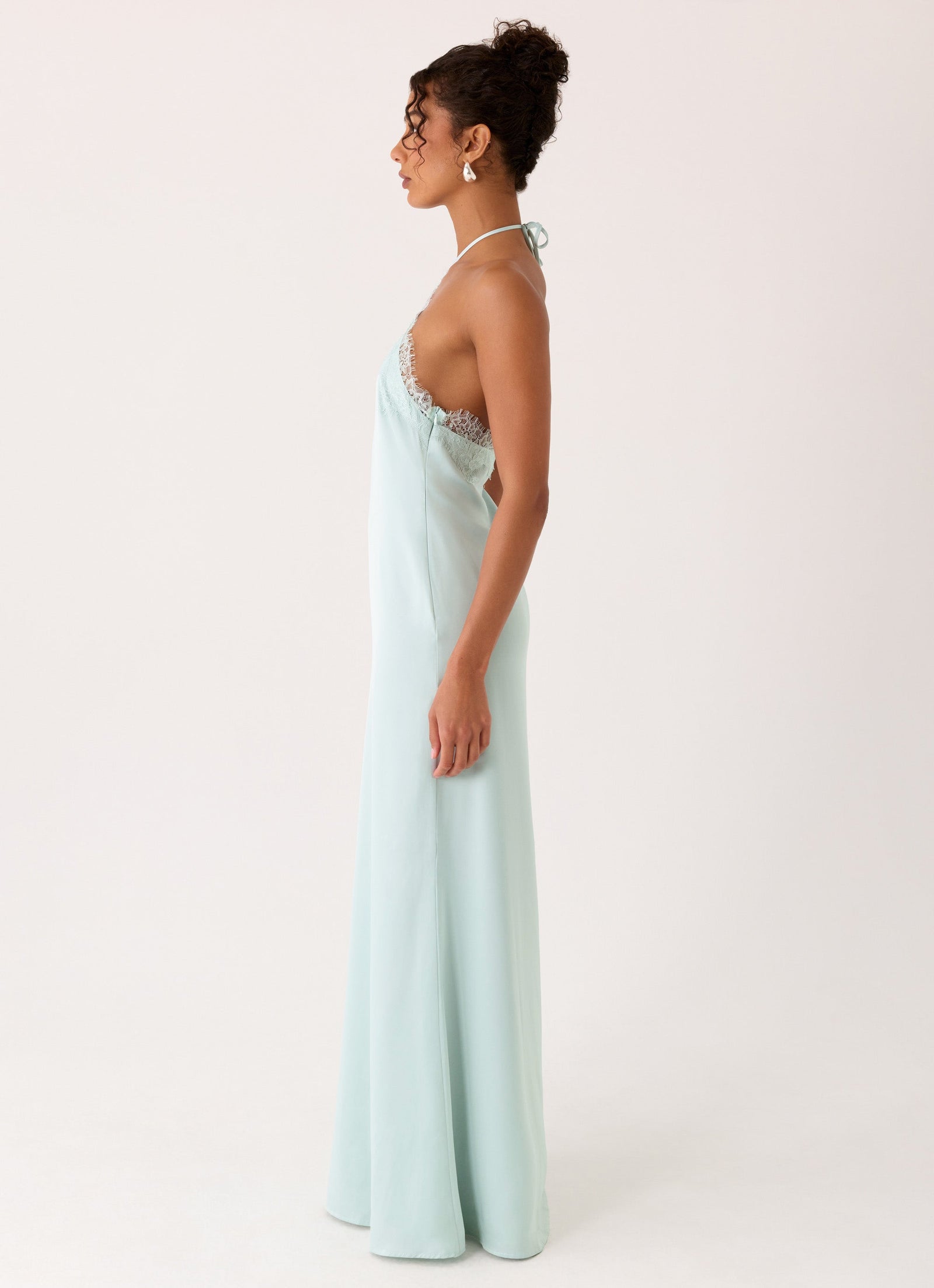 Abito lungo halter in seta azzurro acqua – Samaria