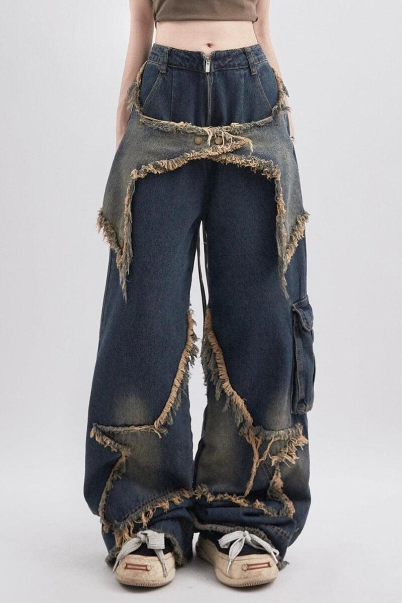 Jeans blu a vita alta con tasche cargo e stratificazioni
