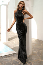 Abito lungo a sirena in paillettes nere con perline