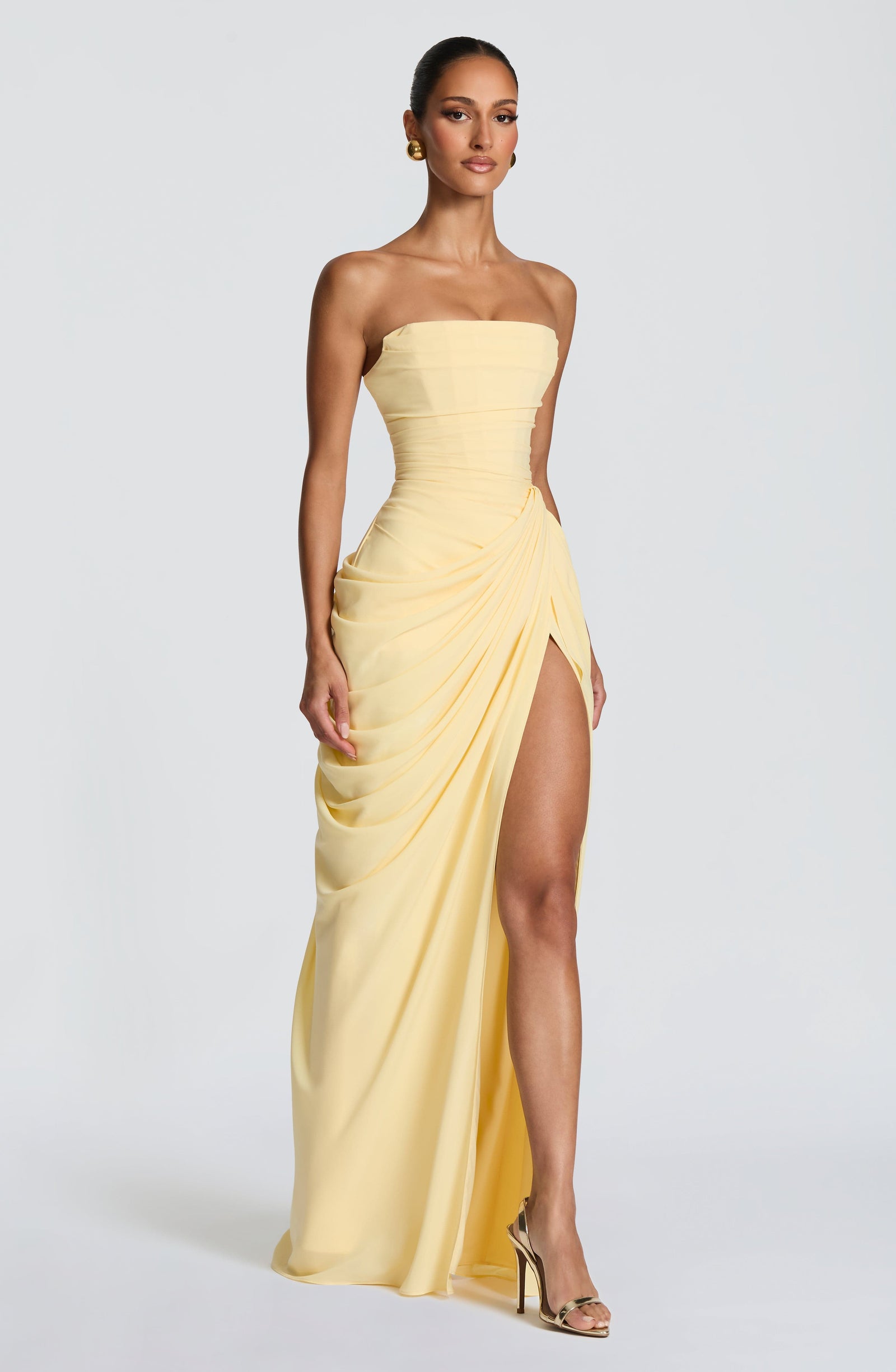 Abito lungo giallo limone strapless con drappeggio