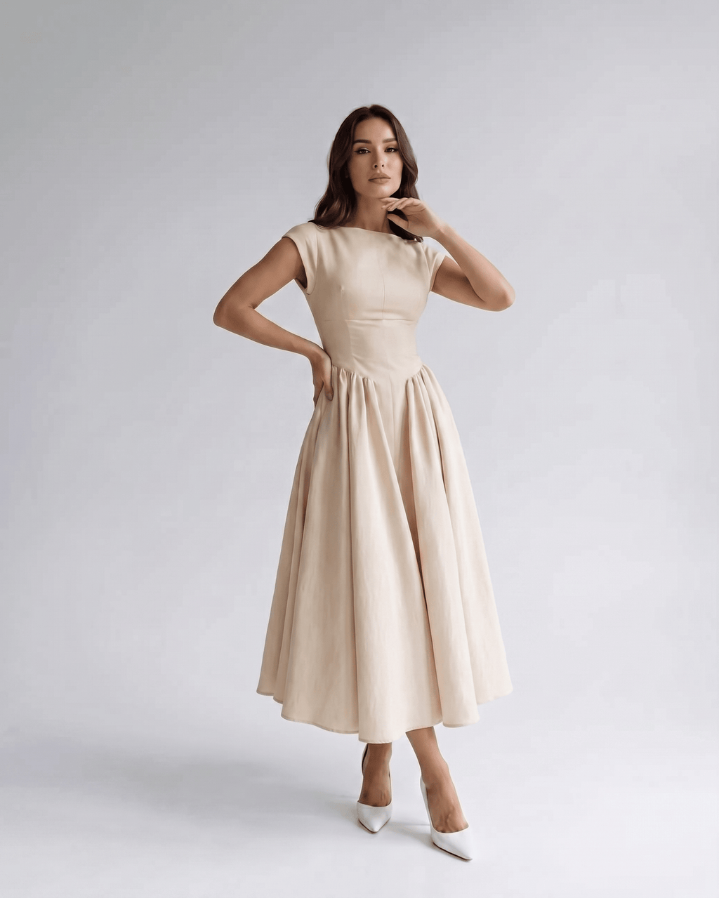 Abito midi beige scollo alla boat maniche corte – Elara
