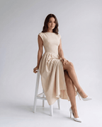 Abito midi beige scollo alla boat maniche corte – Elara