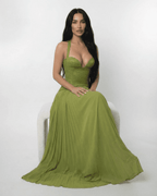 Abito lungo verde oliva halter con pizzo – Verdant Maxi