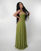 Abito lungo verde oliva halter con pizzo – Verdant Maxi